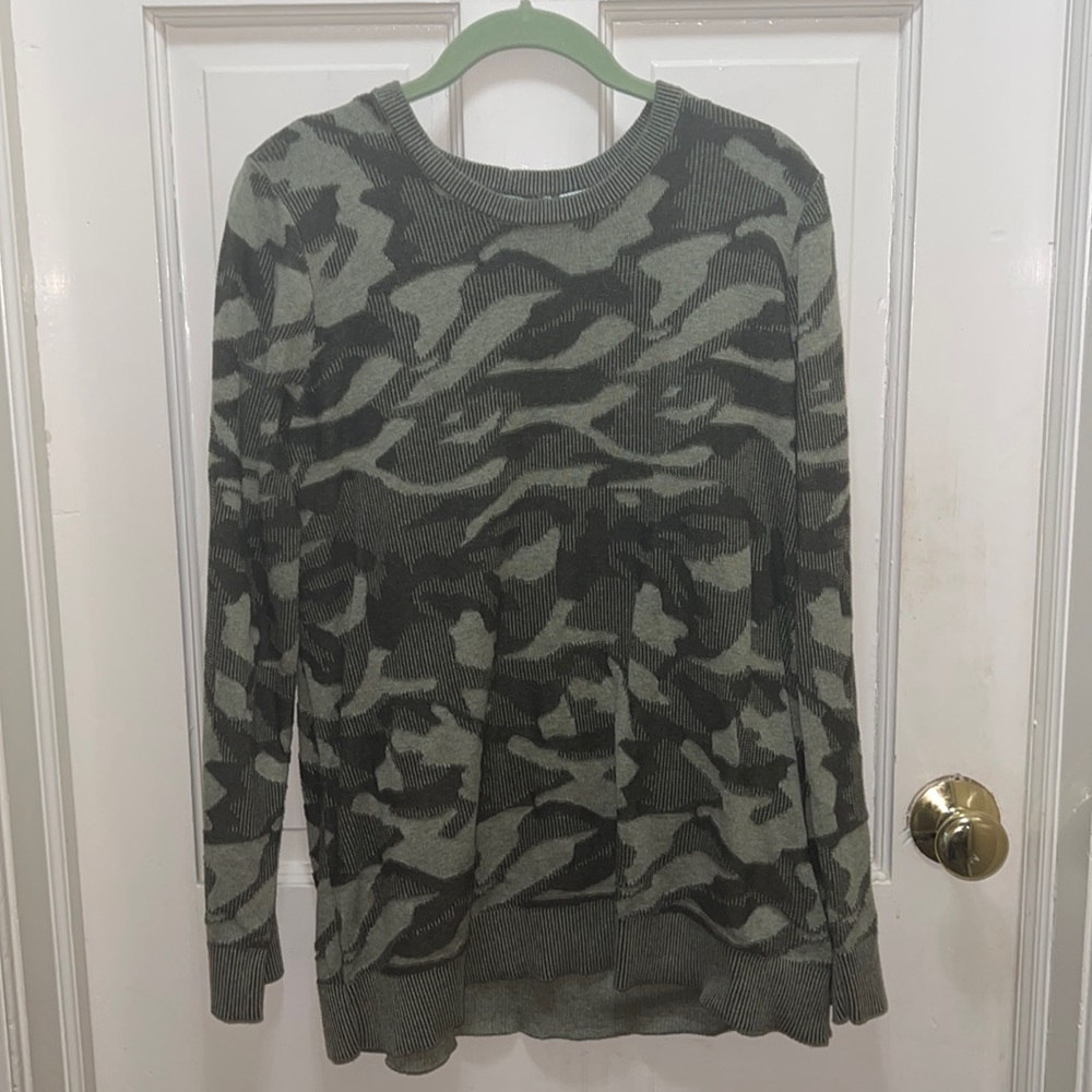 eight eight eight - army print sweater size medium